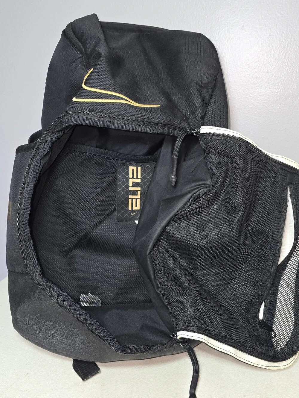 Nike Hoops Elite Pro 32L Basketball Backpack - Black/Gold